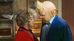 The Neverwas appears in the scrying mirror