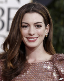 Жалаңаш Энн Хэтэуэй Бэтмен