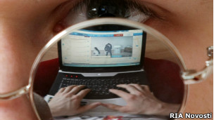 Qabilalar va oq ayollarning guruh pornosini onlayn tomosha qiling Mushuk yubka ostida