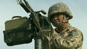 Porno pozalar, sikishayotgan qizlarning fotosuratlari