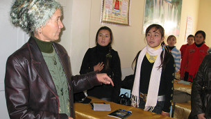 Yalangoch Julia Obertas It bilan jinsiy aloqani tomosha qiling