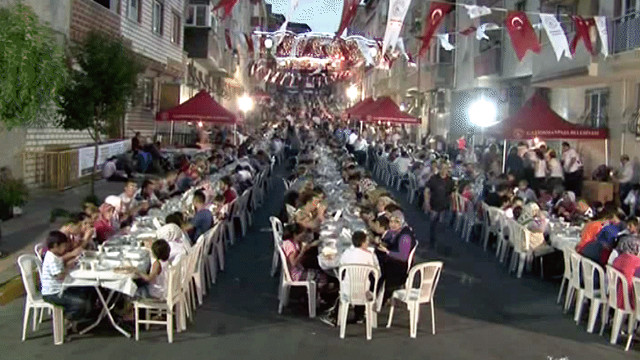 130712170454_turkey_ramadan_640x360_bbc_