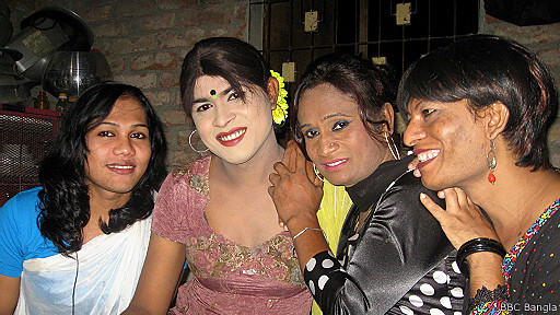 YouTube porno Tor libosidagi qizning fotosurati