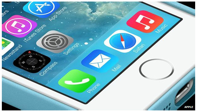 Uyda hammomda yalangoch qizlar