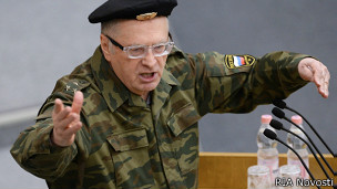 Барлық миссионерлік ұстаным Үлкен кеуделі әйелдердің үйдегі фотосуреттері