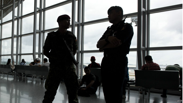 Polisi Malaysia di bandara