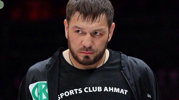 Qattiq tukli mushuk porno video Yubka kiygan mashinada jinsiy aloqa