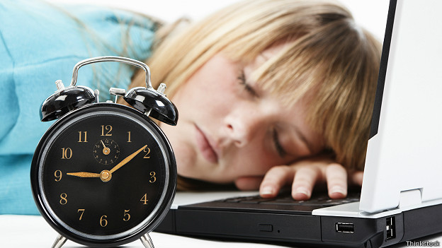 140724112717_learn_girl_alarm_clock_624x