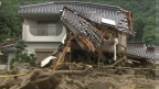 Thiệt hại do đất lở vì mưa lớn tại ngoại ô Hiroshima, Nhật Bản