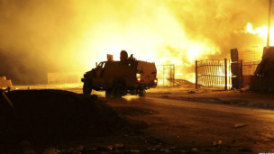 ‮الشرق الأوسط‬ - ‭BBC Arabic‬ - ‮تصاعد التوتر في ليبيا مع سيطرة ميليشيات على مطار طرابلس‬