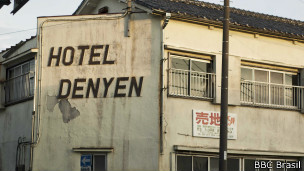 Hotel abandonado em Onjuku / Crédito: Ewerthon Tobace / BBC Brasil