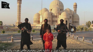 ‮الشرق الأوسط‬ - ‭BBC Arabic‬ - ‮مسلحو تنظيم الدولة الإسلامية  يذبحون كرديا  في العراق‬