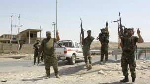 ‮الشرق الأوسط‬ - ‭BBC Arabic‬ - ‮قوات الجيش العراقي  تدخل  بلدة آمرلي المحاصرة‬