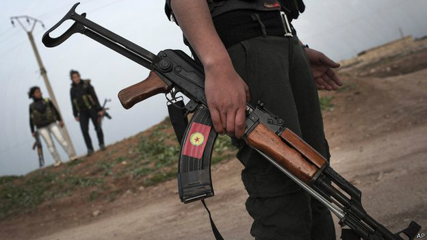 Боец курдского ополчения на севере Сирии