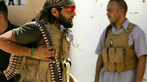 أحد مسلحي الشيعة العراقيين