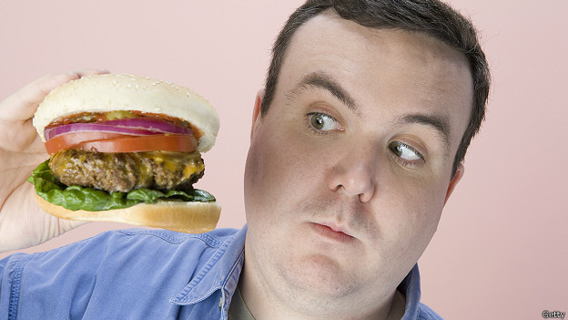 http://a.files.bbci.co.uk/worldservice/live/assets/images/2014/09/16/140916090714_fast_food_overweight_burger_624x351_getty.jpg
