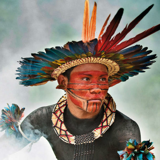 Survival International reúne fotos de diversas tribos em calendário 2015