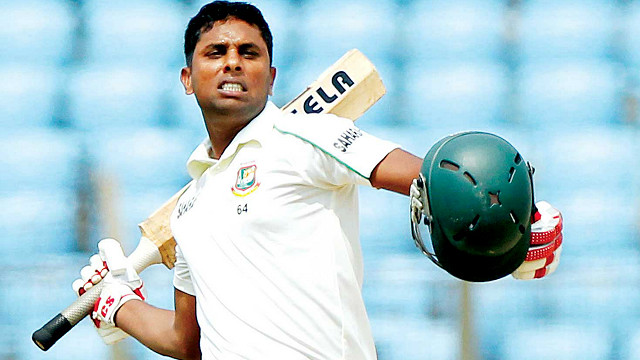 Kochada siyayotgan qizning videosi