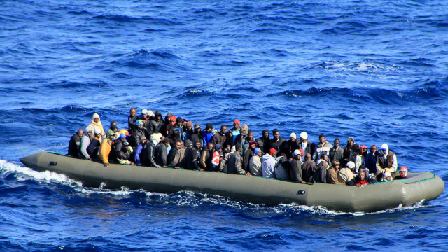 tv one ahok ilc ke orang Jumlah laut tembus migran  Eropa  juta 1 bbc melalui UNHCR: