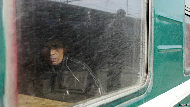 Metroda odamlarni bezovta qiladigan jinsiy aloqa videolari