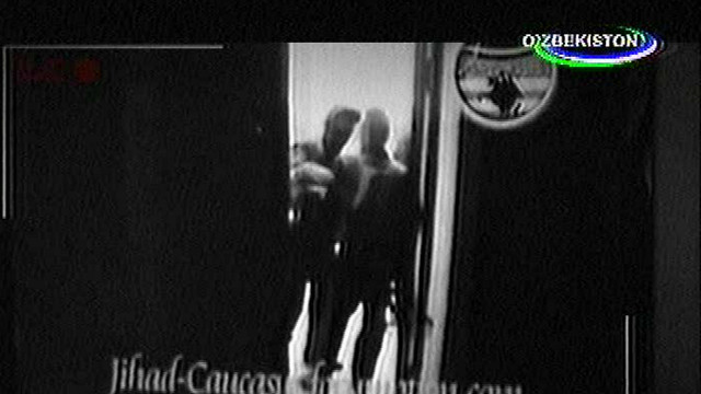 Yalangoch osiyolik politsiyachi ayollar