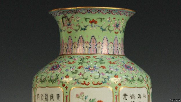 141229133852_china_vase_qianlo