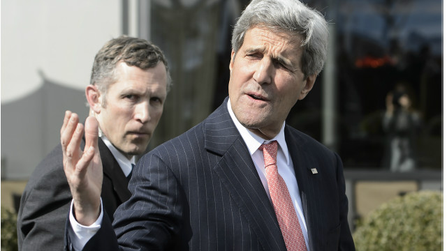 Kerry ABD'ye dönüşü erteledi İran müzakereleri sürüyor