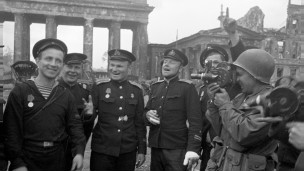 Ot seks keyin opish video Yalangoch, jozibali blondalarning fotosuratlari