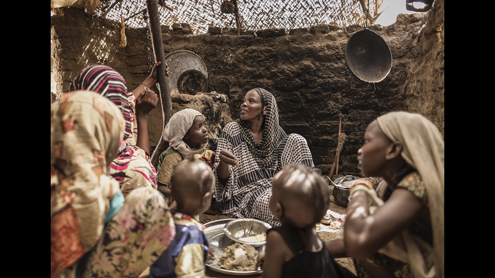 Qizlar jinsiy aloqa Katta eshakli tranny porno onlayn