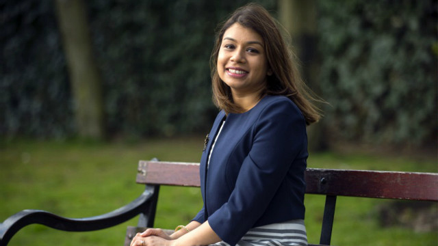 Voronin soxta porno Toliq yubka bilan anal porno