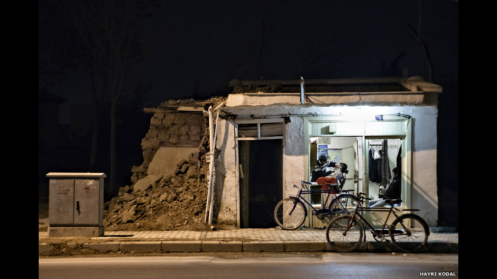Finalistas de concurso fizeram imagens em vários países mostrando enchentes, poluição e favelas