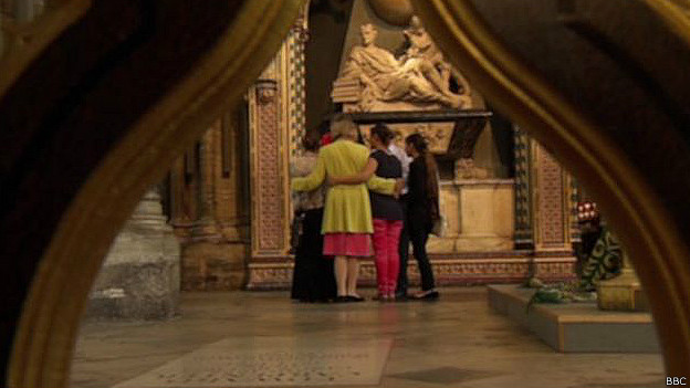 Jóvenes de espaldas