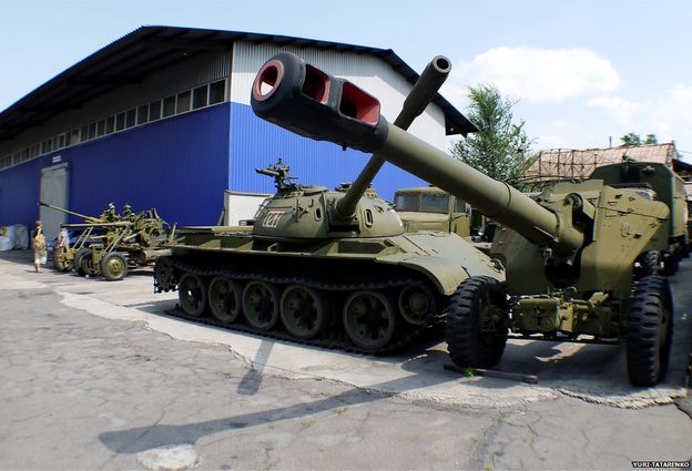 Украина: реставраторы автомобилей чинят военную технику