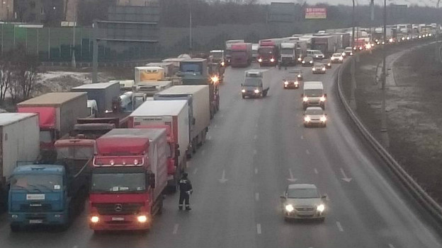 Акция дальнобойщиков: движение на МКАД разблокировано