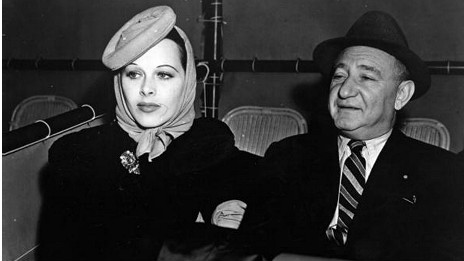 Sex Sims Эммануэль туралы бейне Күлкілі жігіттер порно