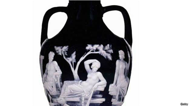160111111306_glass_vase_624x35