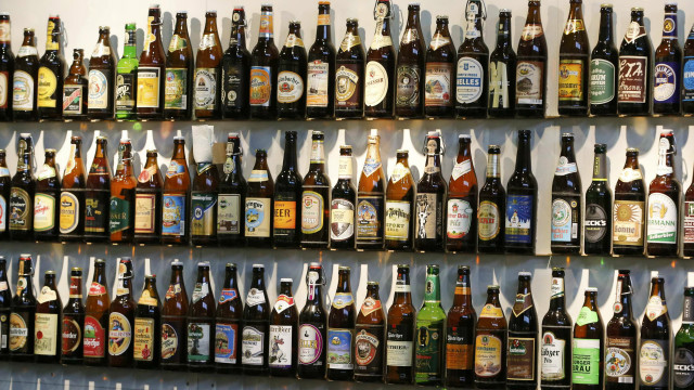 H mais de 1.300 cervejarias na Alemanha, que produzem 95 milhes de hectolitros por ano