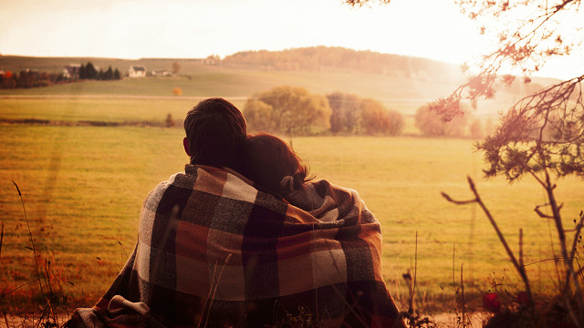 160217151158_couple_sunset_640x360_thinkstock_nocredit.jpg