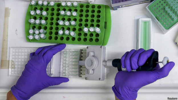 Pul uchun Erik Knightley porno