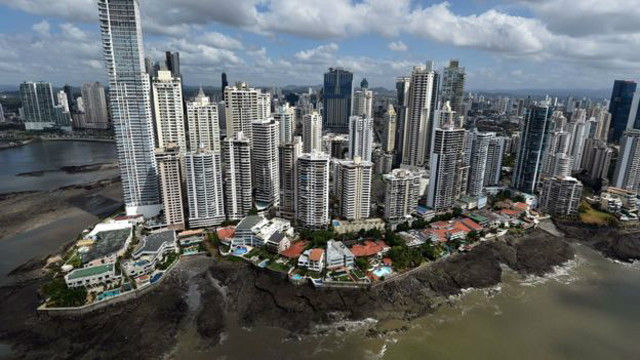 Panamá, en el centro de la tormenta tras la divulgación de documentos que revelan tramas de lavado de dinero.