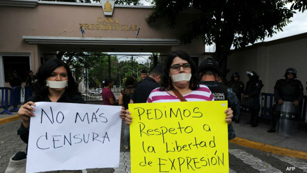 Protesta ante la Casa Presidencial de Honduras