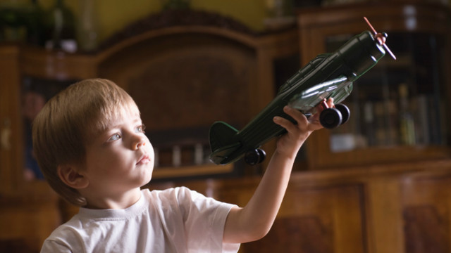 لماذا لا يمكننا استرجاع ذكريات طفولتنا الأولى Bbc News عربي