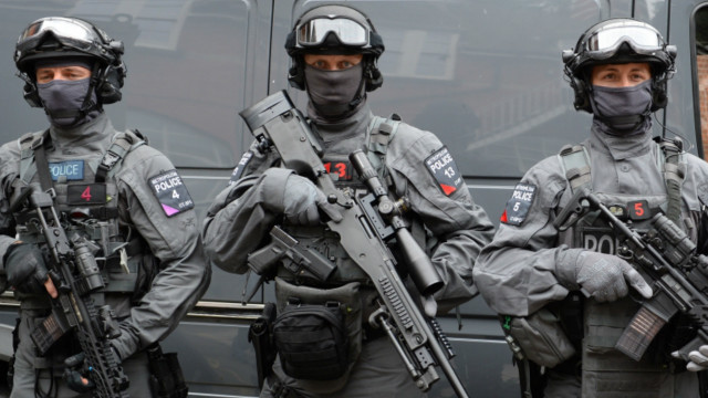 应对恐袭威胁伦敦增派600武装警察- BBC News 中文