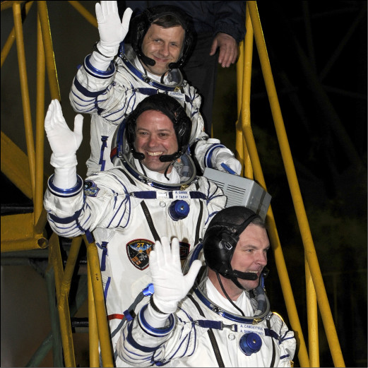 Người đầu tiên bay vào vũ trụ - BBC News Tiếng Việt