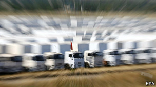 http://a.files.bbci.co.uk/worldservice/live/assets/images/2014/08/16/140816205357_russia_humanitarian_convoy_trucks_304x171_epa.jpg