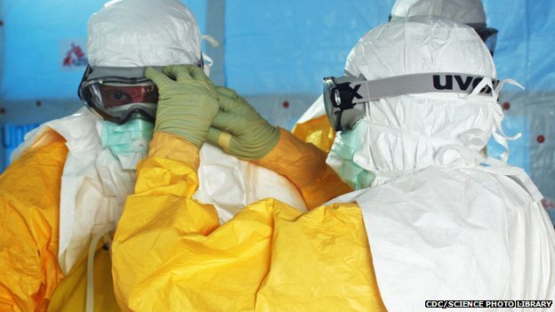 ebola traje