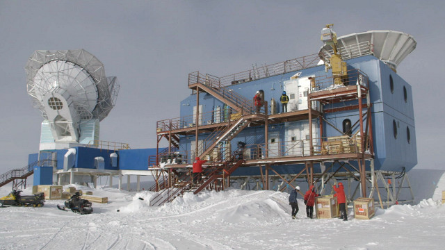 Los poderosos telescopios del Polo Sur que registraron las ondas del Big Bang - BBC News Mundo