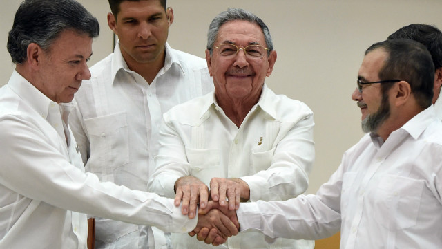 Resultado de imagen para Rodrigo Londoño espera que Santos interceda en el conflicto